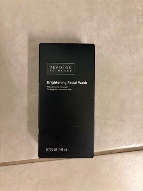 Revision Skincare Brightening Facial Wash